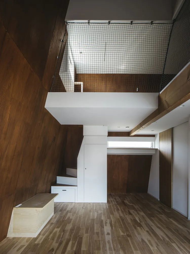独立住宅建筑设计:日本东京大跃层小屋/案例
