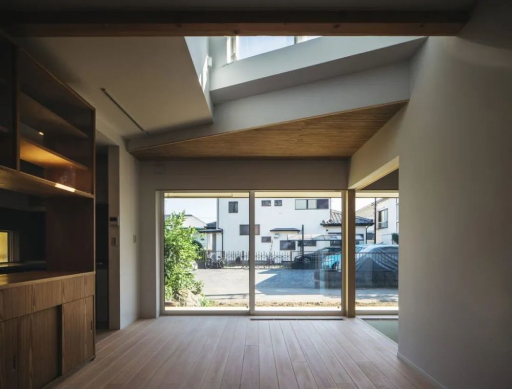 独立住宅建筑设计:日本东京大跃层小屋/案例