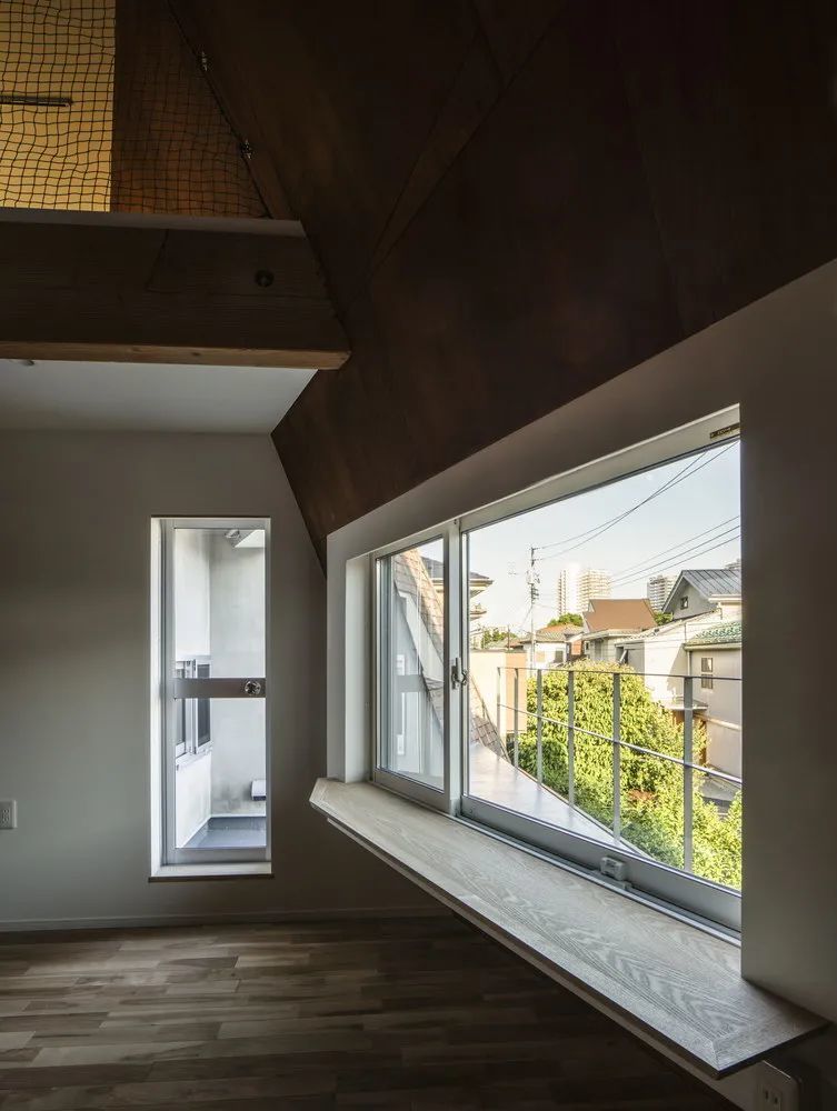 独立住宅建筑设计:日本东京大跃层小屋/案例
