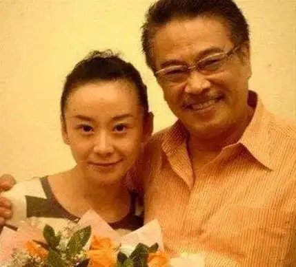 吴孟达肝癌病重的背后,是四个家庭三个女人和每月百万
