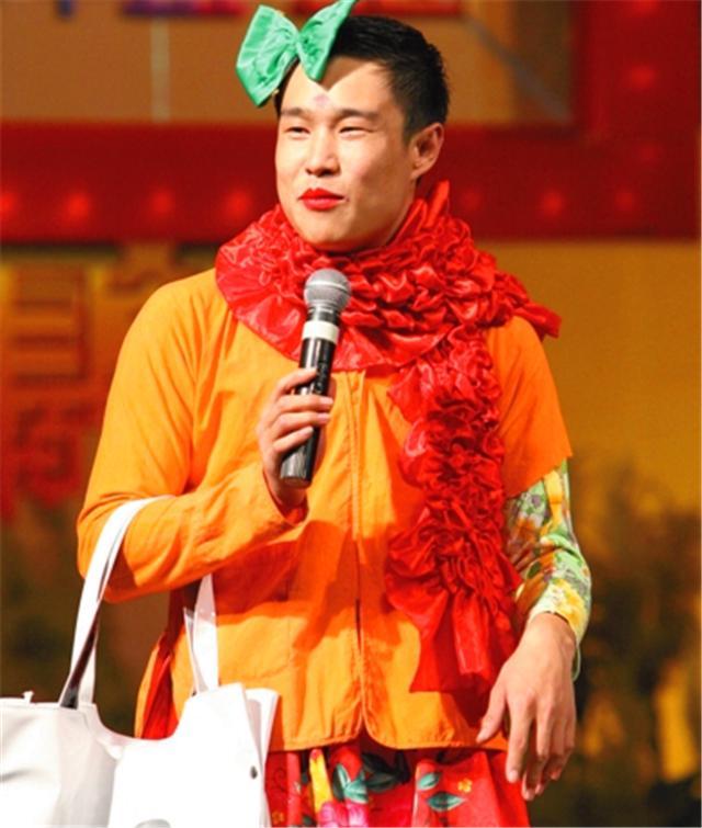 小沈阳为何不怎么拍影视剧了?看到他的近况:原来转移了阵地