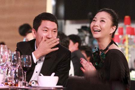 "人间水蜜桃"殷桃的隐婚往事,和为她前仆后继的男人们