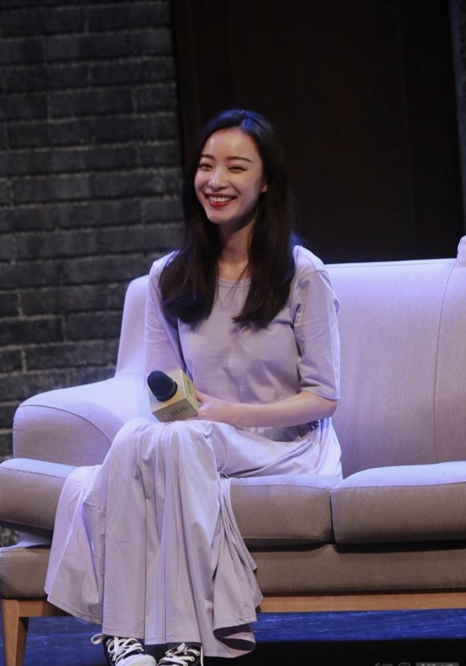 倪妮一席红裙大秀身材,你觉得倪妮是你的理想型吗?