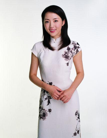 与初恋隐婚生子的杨丹,31岁成气象小姐,央视就职24年却非正式工