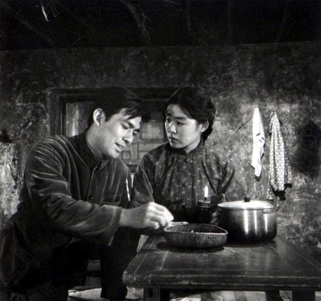 "老许,你要老婆不要?"39年前《牧马人》的爱情就是这么简单