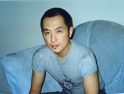 2002年,因《大中国》一夜爆红的高枫,34岁却死在母亲