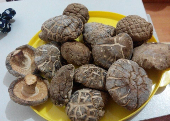 而且酒精会侵蚀肝脏细胞,导致肝细胞坏死,造成肝功能下降.