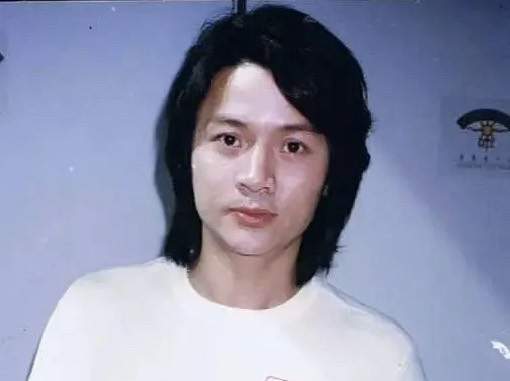 56岁尹天照近照曝光身材发胖略显油腻为患血癌妻子花光积蓄