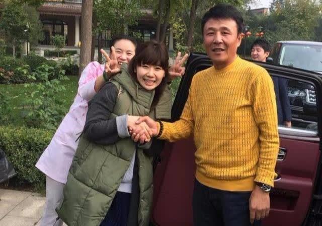 奥运冠军王楠现状,老公家底雄厚,坐拥豪宅豪车,与明星