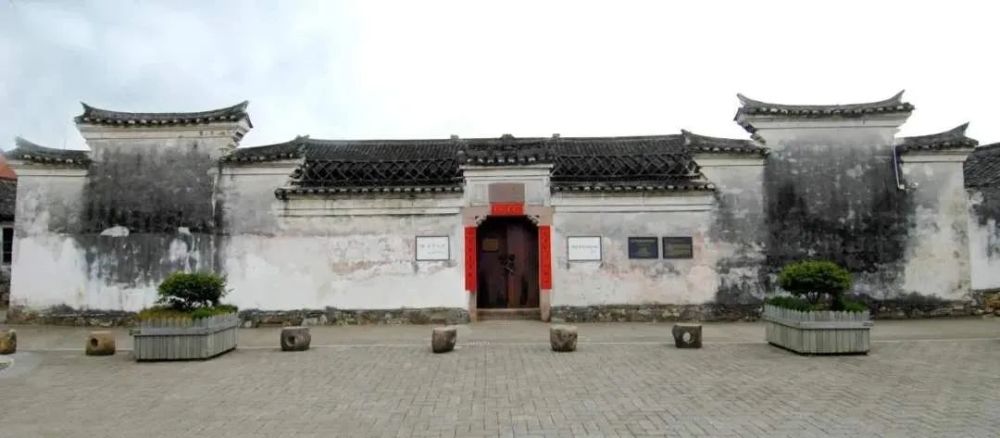 陈汉章故居始建于清咸丰八年(1859年,由其父陈昌垂建造.