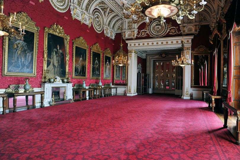 英国白金汉宫有775个房间,内设王室画廊,长廊和大聚会