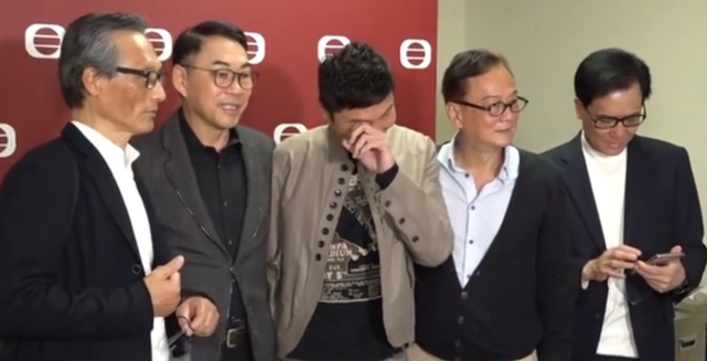 吴孟达追思会于昨晚举行，王晶、汪明荃等众多知名明星含泪悼念，现场这幕太催泪（视频/组图） - 4