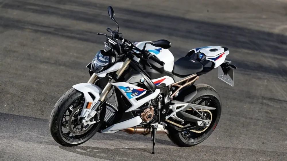 2021款宝马s1000r,依旧令对手不容小觑