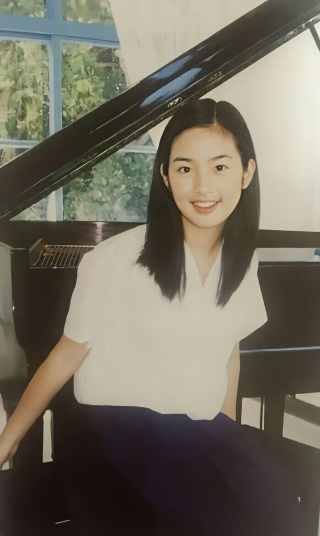 15.林依晨