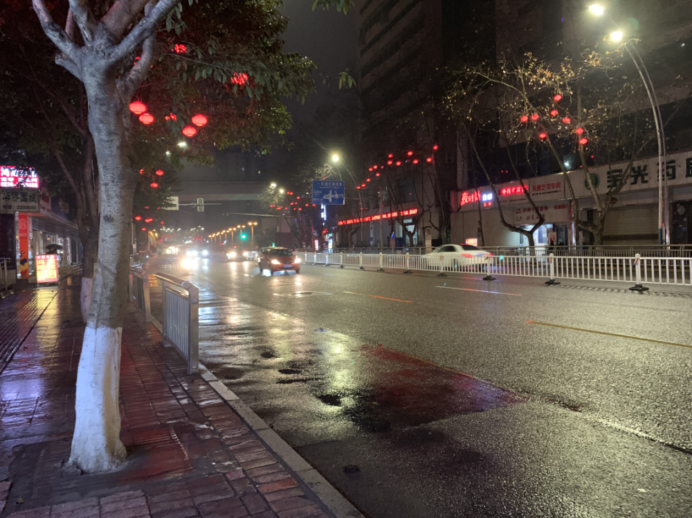 泸州雨夜,一曲老歌一点感悟,能打动多少八零后的你?