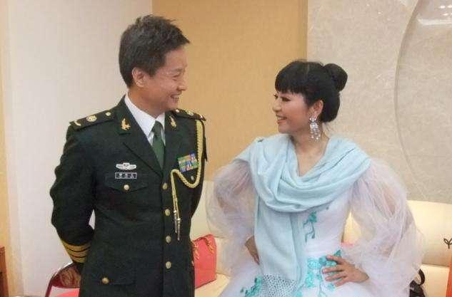 国家一级演员殷秀梅,结婚当天决定离婚,二婚嫁外国人生活幸福