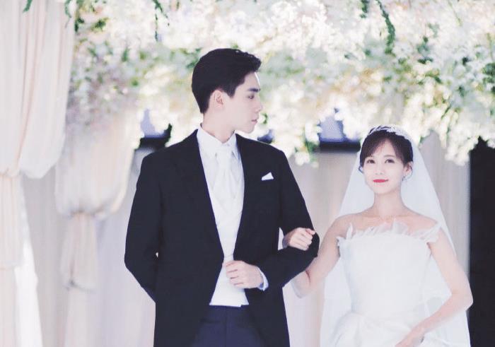 杨紫李现,胡一天李一桐婚纱照流出,两位"新娘"对比过于明显了!