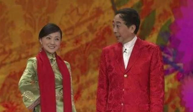 62岁冯巩隐藏36年的老婆竟是我们熟悉的她难怪一直无绯闻