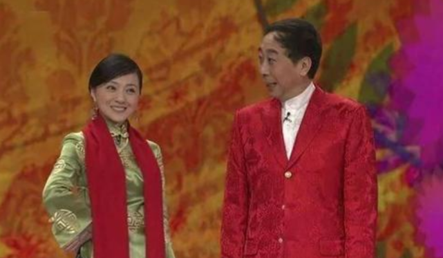 62岁冯巩"隐藏"36年的老婆,竟是我们熟悉的她,难怪一直无绯闻