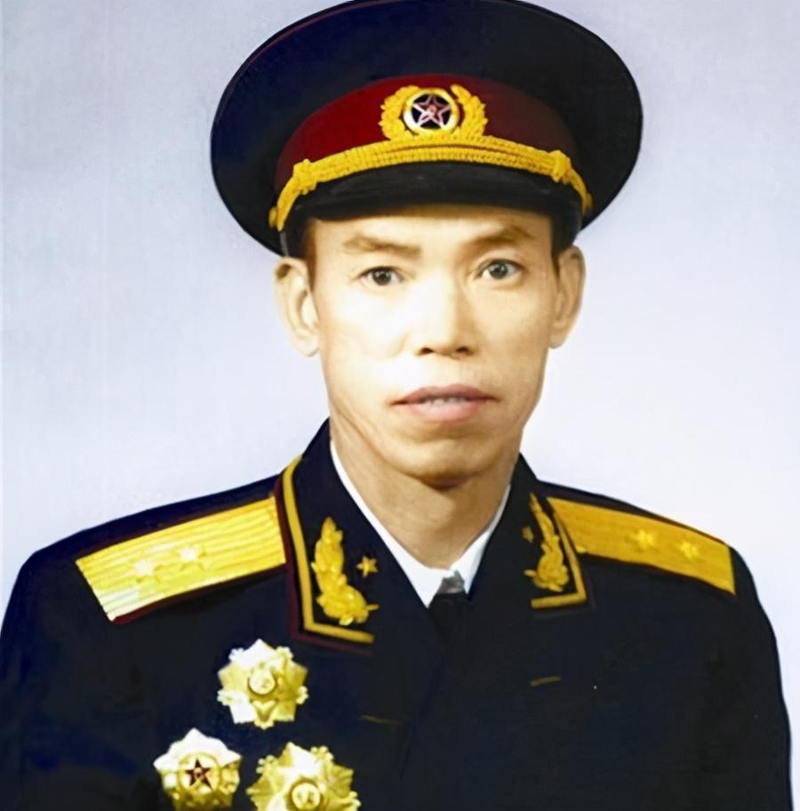 梁兴初在东北,当了两个纵队副司令员,第三次他主动要官