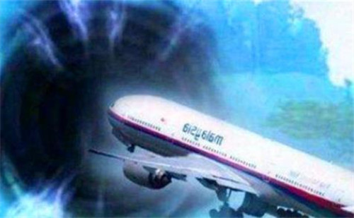 914航班事件:失踪35年的飞机重现机场,乘客容颜未变,真有穿越