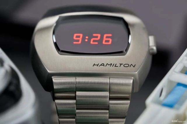 2、一万左右的预算买什么样的手表比较好？你会如何选择？ 