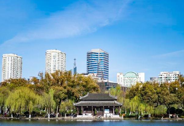 2019年我国经济总量上升到第几位_我国经济总量照片(2)