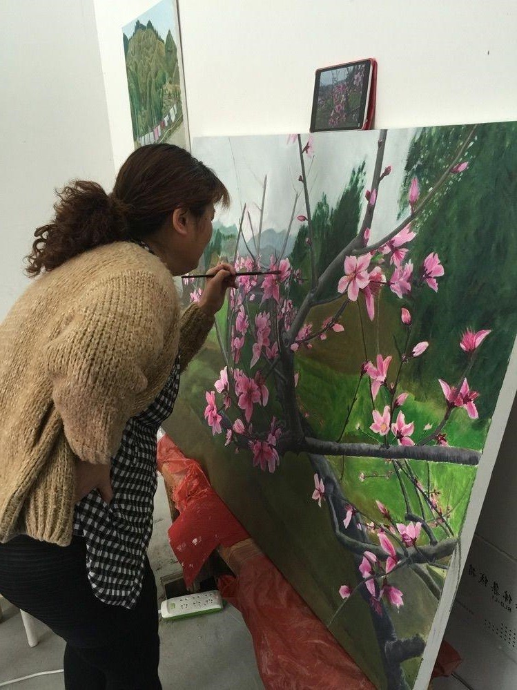 作画的王珍凤