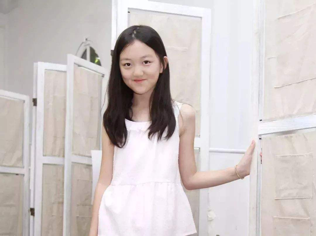 天妒娇娃王菲女儿和冯小刚女儿同是兔唇天使如今已天壤之别