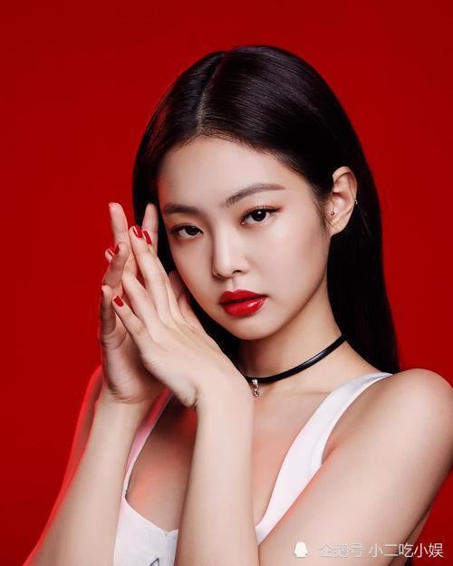 jennie罕见练习生时期旧照,果然是小孩子长相