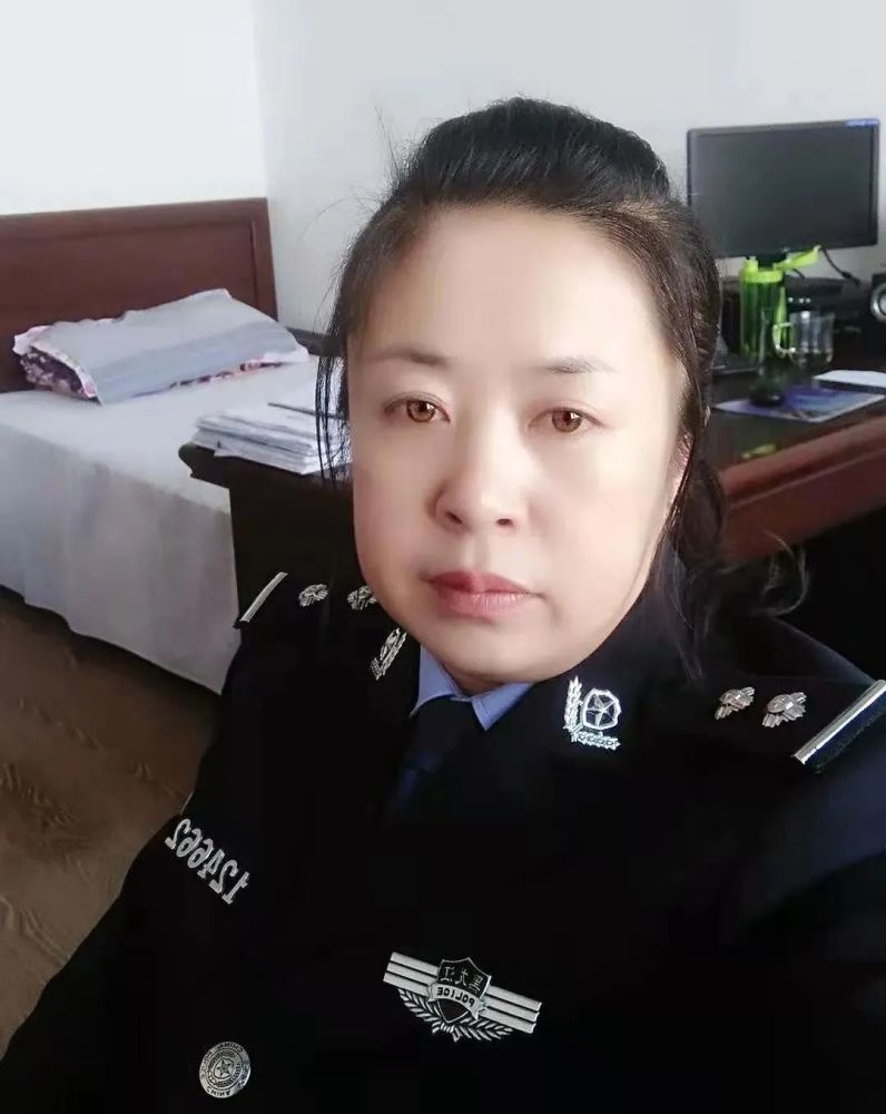 榜样力量女警李裕梅看守所内的铿锵玫瑰