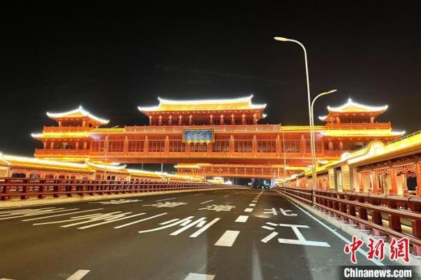 世界跨径最大廊桥在福建漳州通车