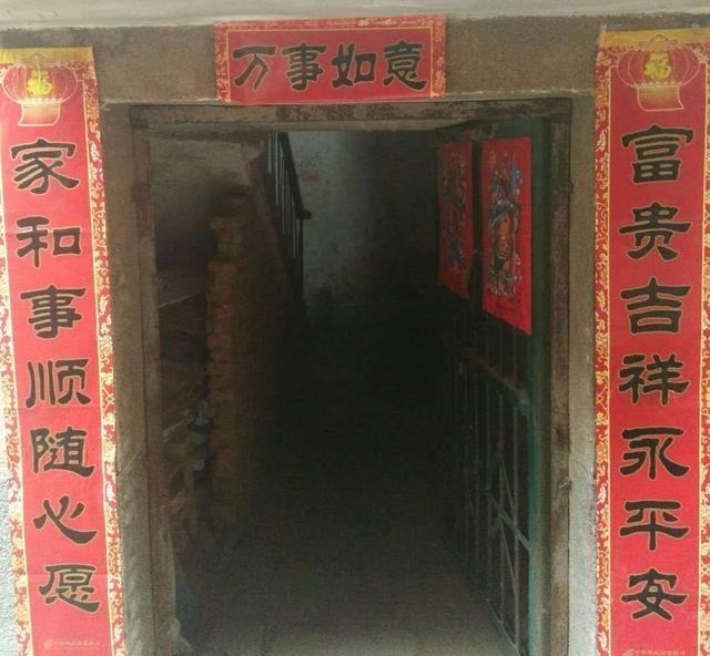 火葬场门口的一副对联,看了让人感慨万千,一语道出了人生真谛