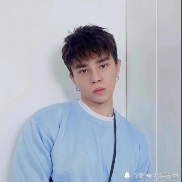 男生剪"两边铲短"发型真的很帅,2021留好这3款,时尚又