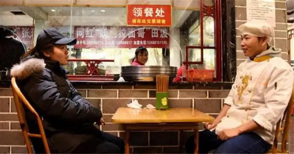 "拉面哥"田波:爆红后做直播娶富豪老婆,如今怎么样了?