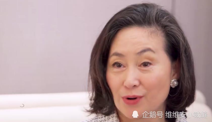 何超琼与陈百强35年前一起戴的耳环!也是时髦精戴安娜