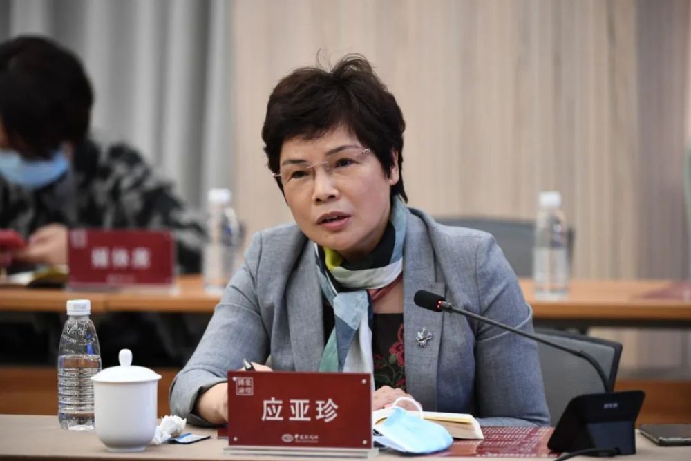 应亚珍:医疗保险不能福利化_腾讯新闻