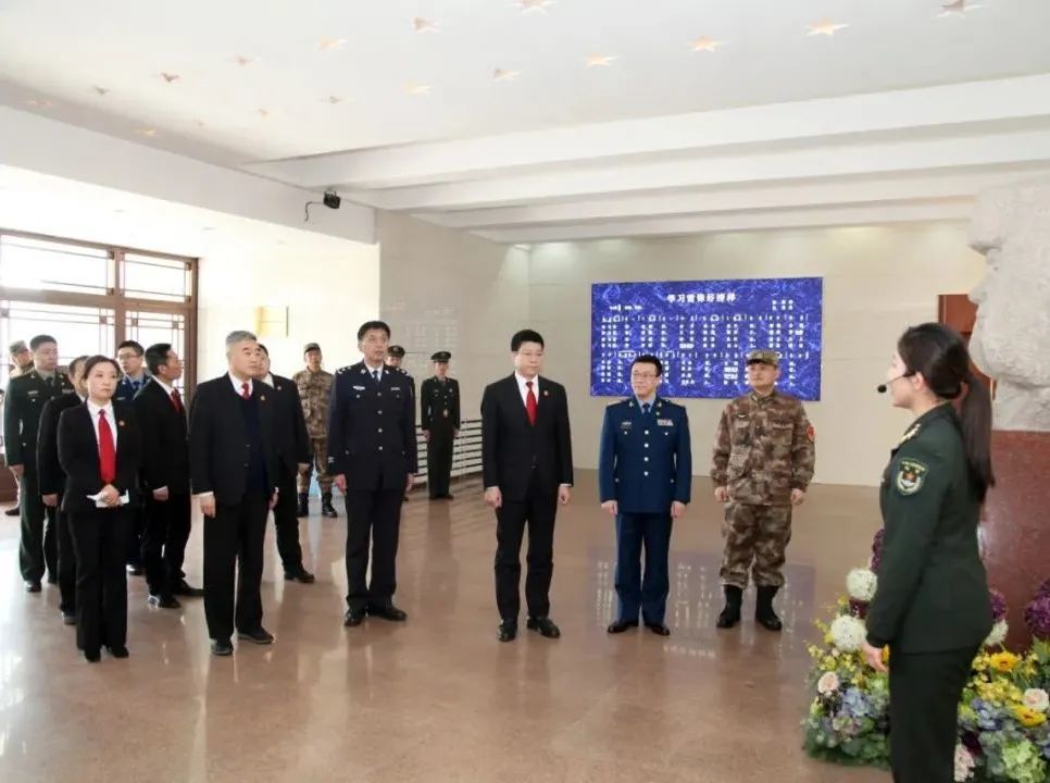 辽宁高院党组成员,副院长任延忠,沈阳军事法院院长陶韬参加活动.