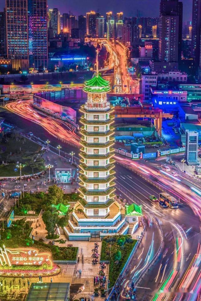 济南GDP和杭州相比_济南gdp破万亿图片(3)