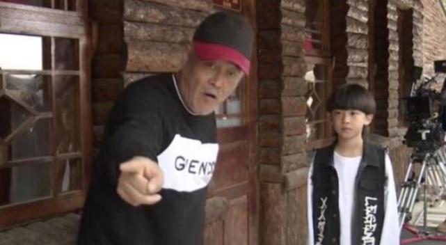小儿子模仿赵本山太像了,大儿子赵铁蛋因病