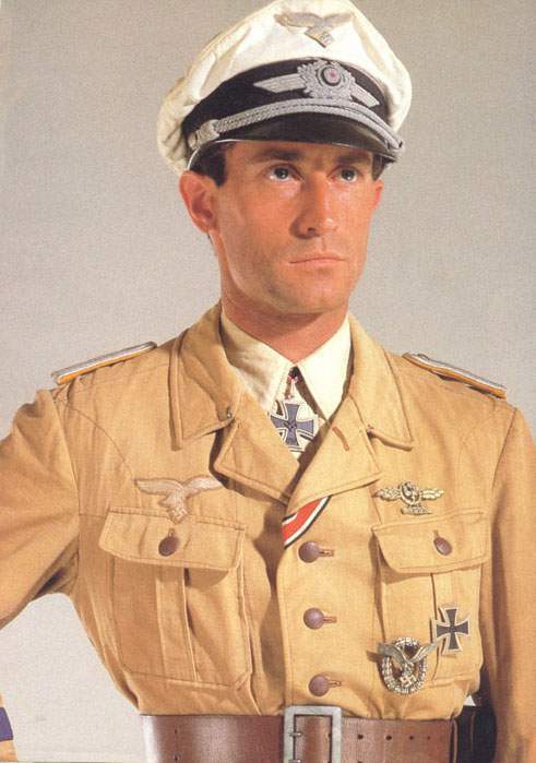 德国陆军宪兵个人标志:特殊的袖章,铭牌和军士长肩章,兵种色血红
