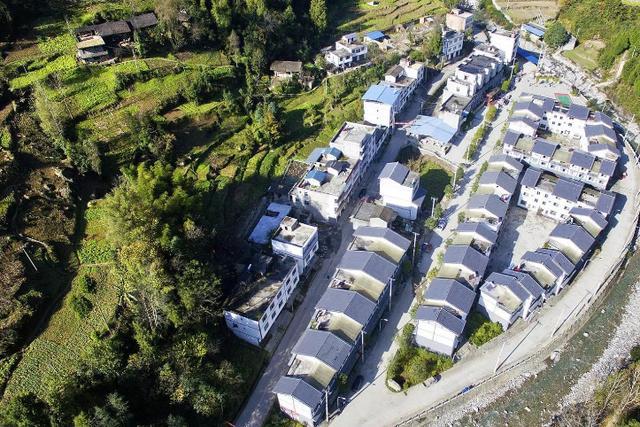 钦州市各个县人口及gdp排名_浙江省人口及gdp排名