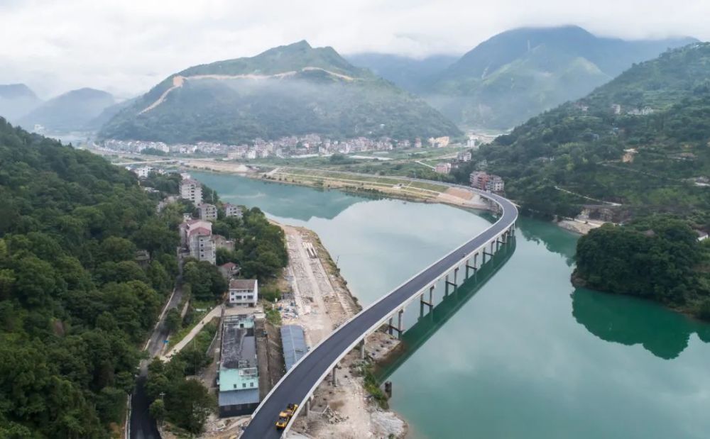 北山镇人口_竹林镇北山公园石刻(2)