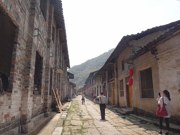 湖南总人口约有多少人_湖南地图