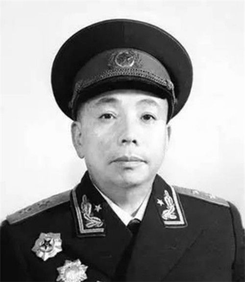 1955年首次授衔,第一少将,中将,上将,大将,元帅分别是