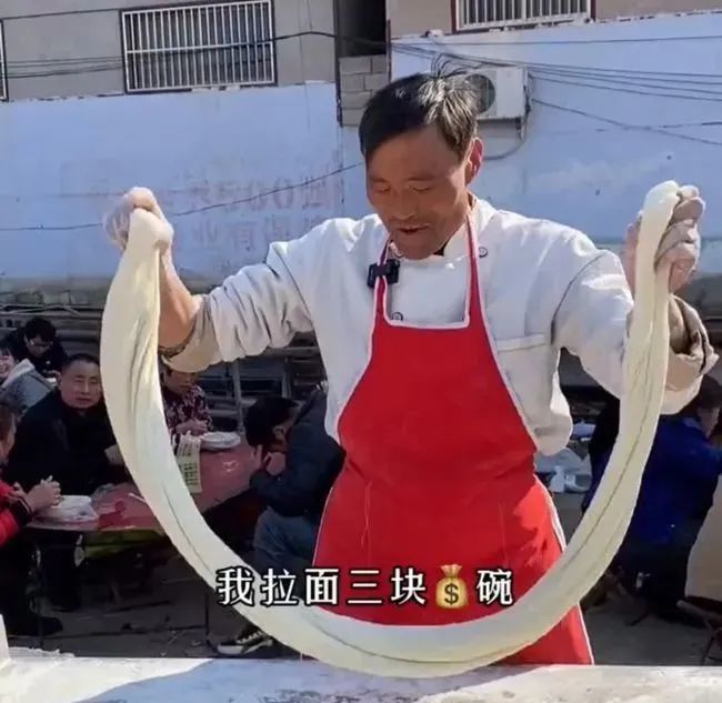 拉面哥的15年坚守,死于流氓的狂欢