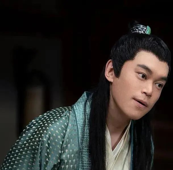 以及演乌启豪的戴向宇,也是真的帅,就是不知道为啥给我一种tvb经典
