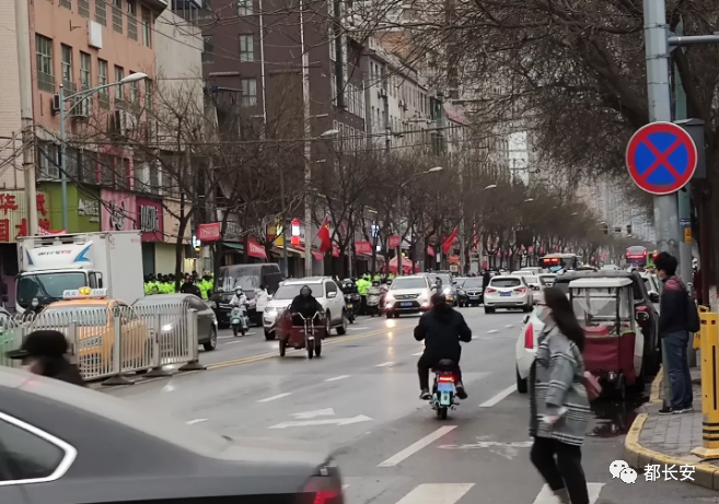 城正街人口_东汇城超市人口图片