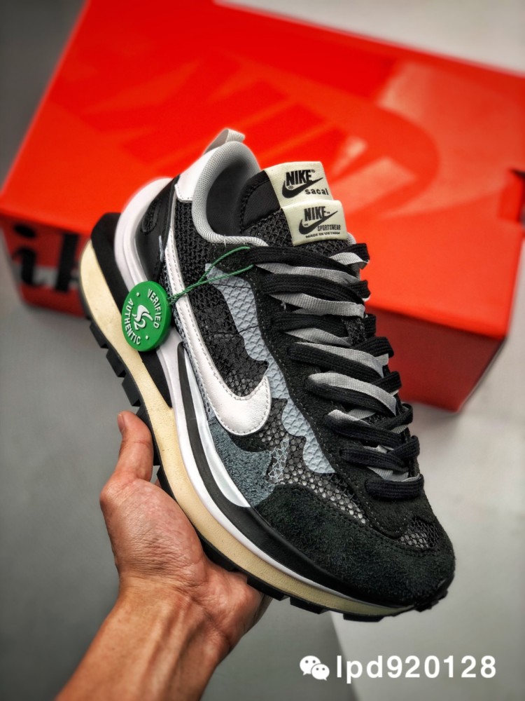 sacai x nike vaporwaffle 3.0黑白