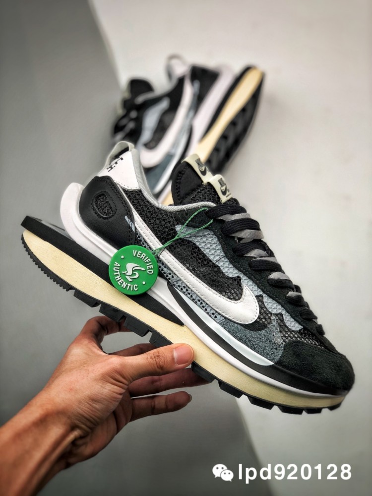 sacai x nike vaporwaffle 3.0黑白